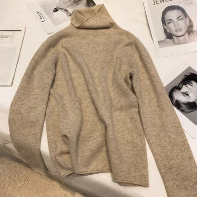 Women’s wool pullover with stand-up collar