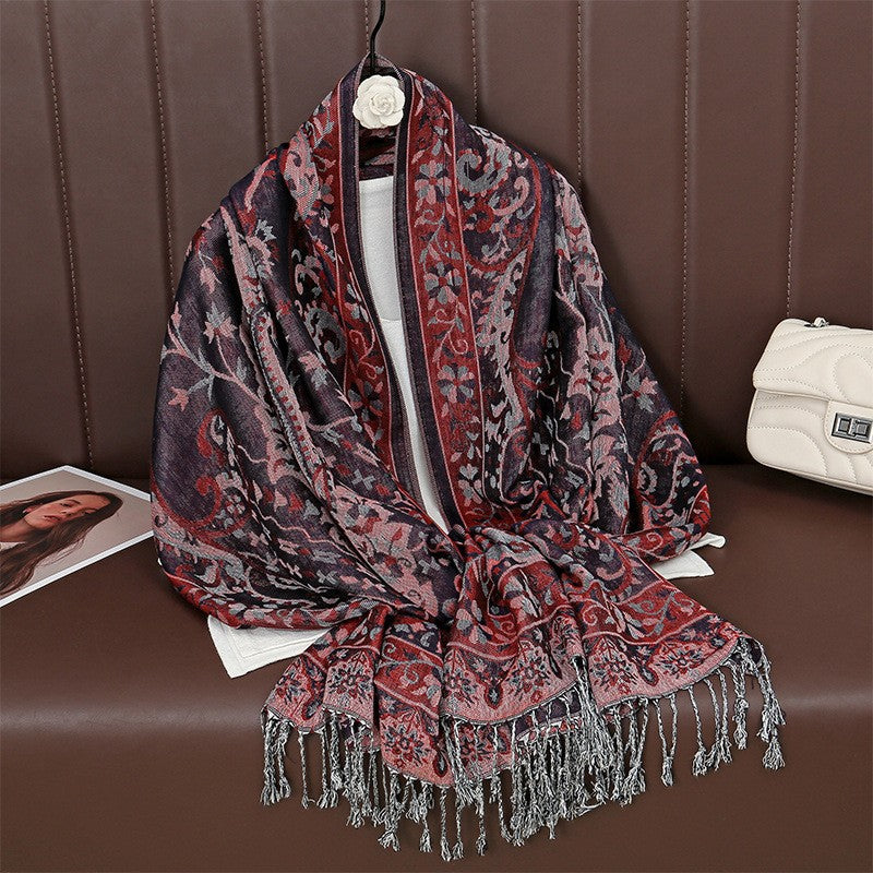 Elegant Stole with Jacquard Pattern