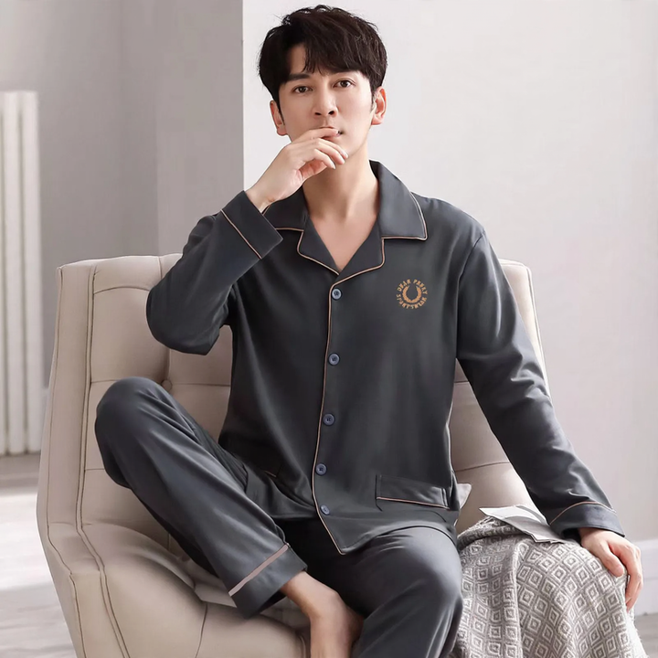 Men's cotton pajamas, various sizes