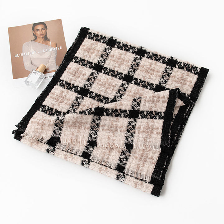 Large wool scarf in check pattern, 200x55cm