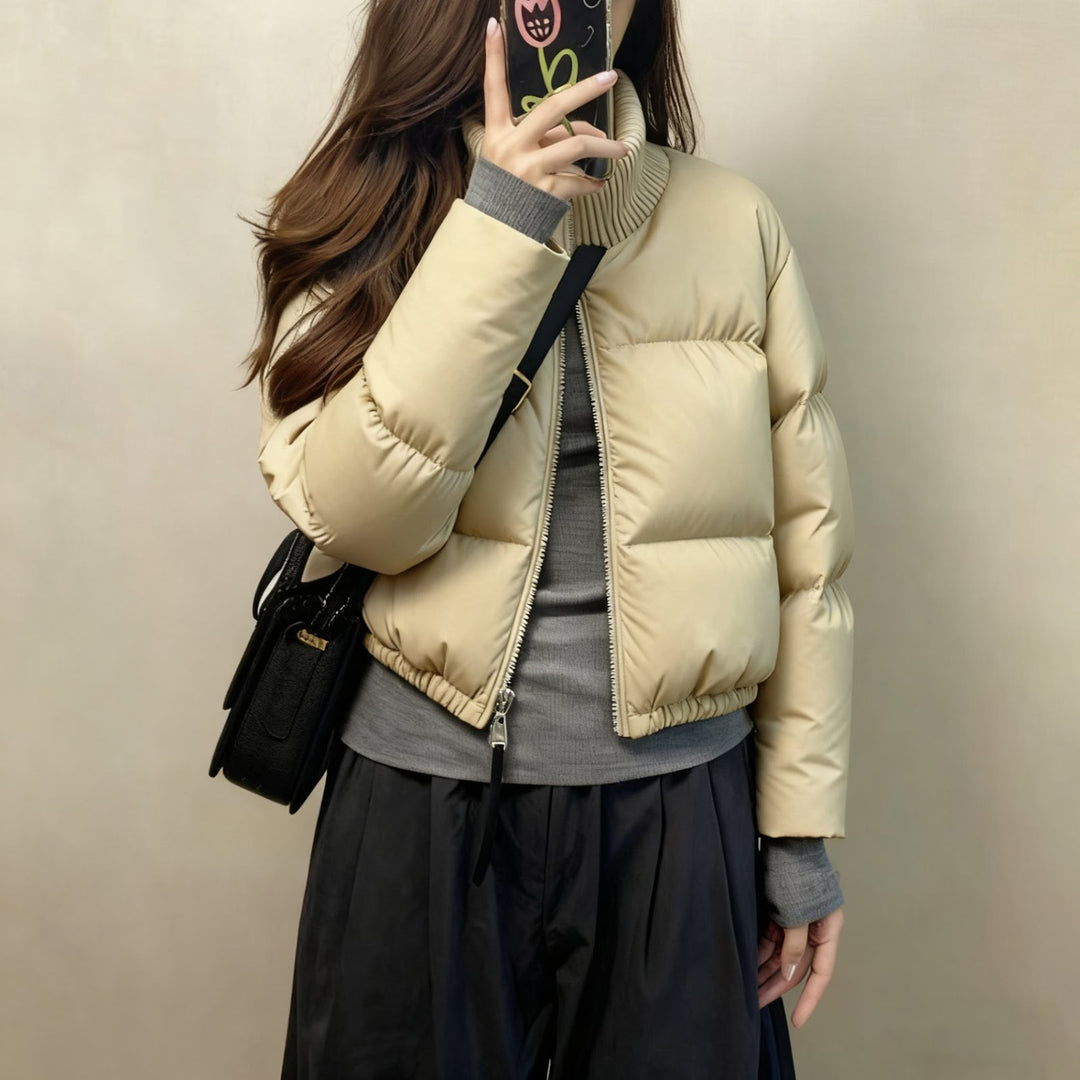 Short women's padded jacket, stand-up collar, quilted