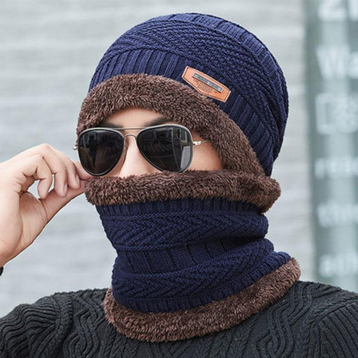 Padded knit hat and scarf set for men