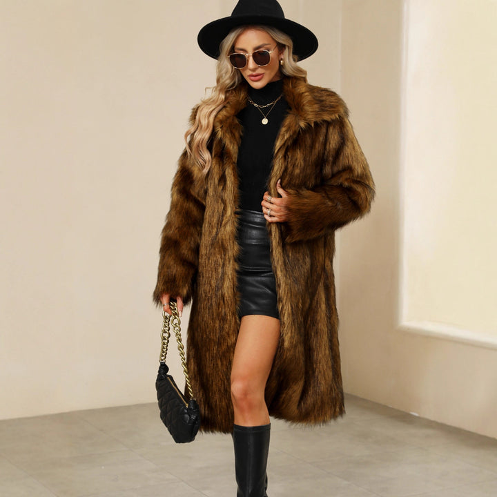 Long women's faux fur coat with square collar and raccoon fur