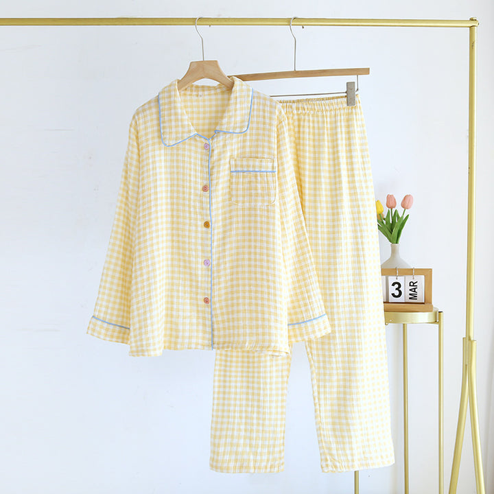 Women's pajamas made of cotton muslin, checked