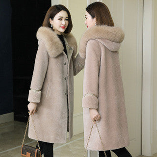 Sheepskin coat with fox fur collar for women