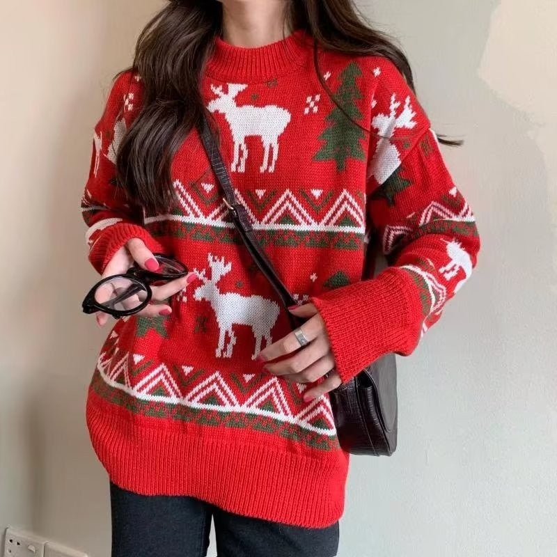 Women's Christmas sweater with reindeer motif