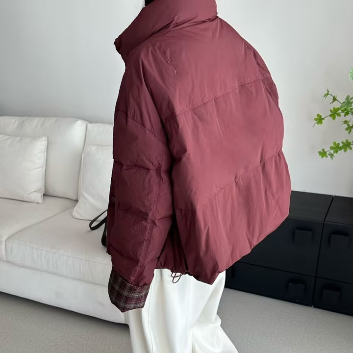 Short women's down jacket with high fill power