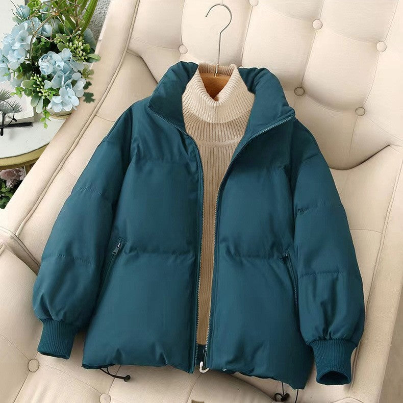Short women's winter jacket with ribbed cuffs