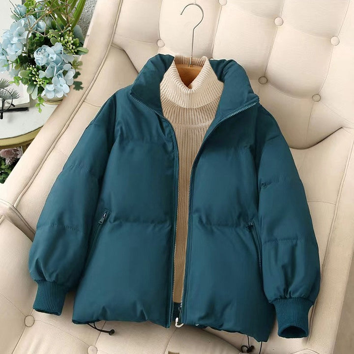 Short women's winter jacket with ribbed cuffs