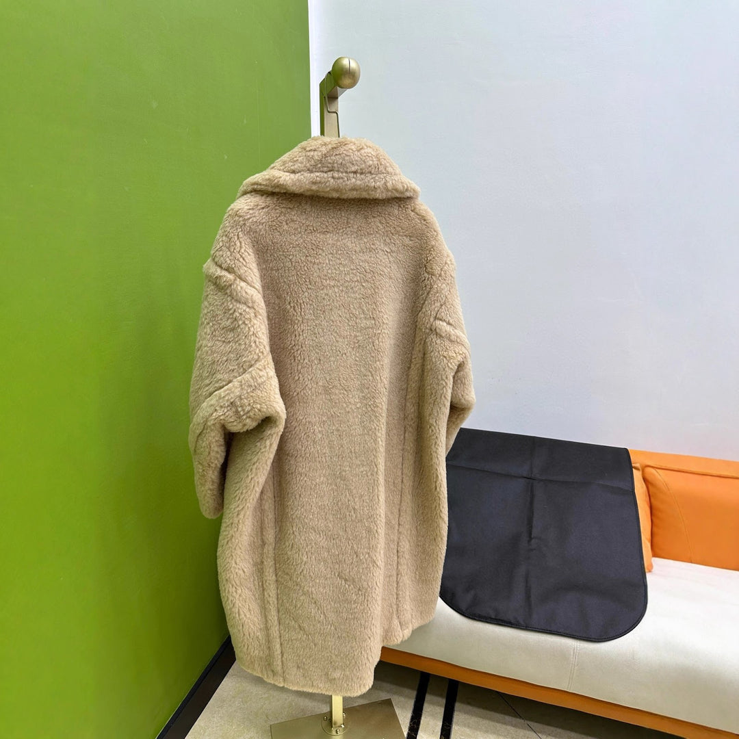 Women's teddy coat made of alpaca wool, mid-length