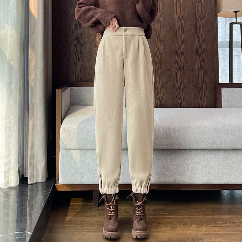 Women's leisure pants made of chenille, lined