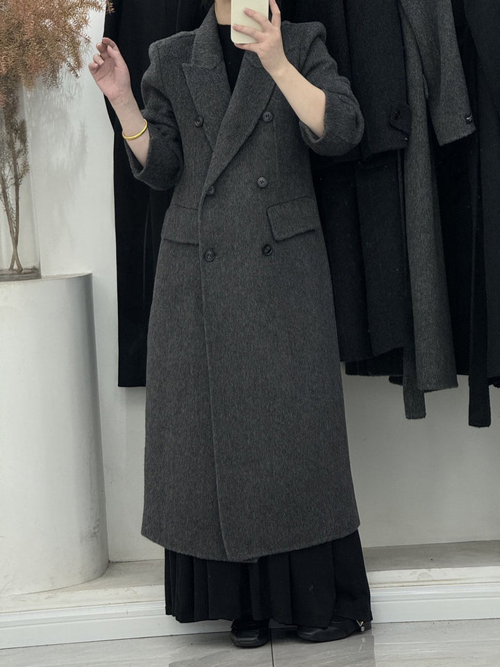 Tailored women's coat made of double-sided wool fleece