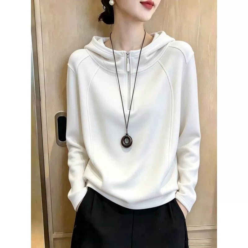Hooded sweatshirt with zipper