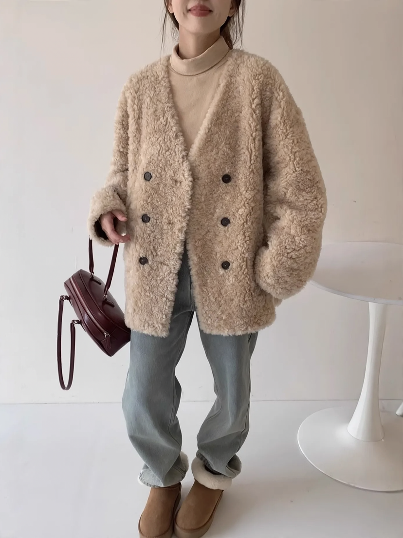 Women’s wool coat with V-neck, medium length