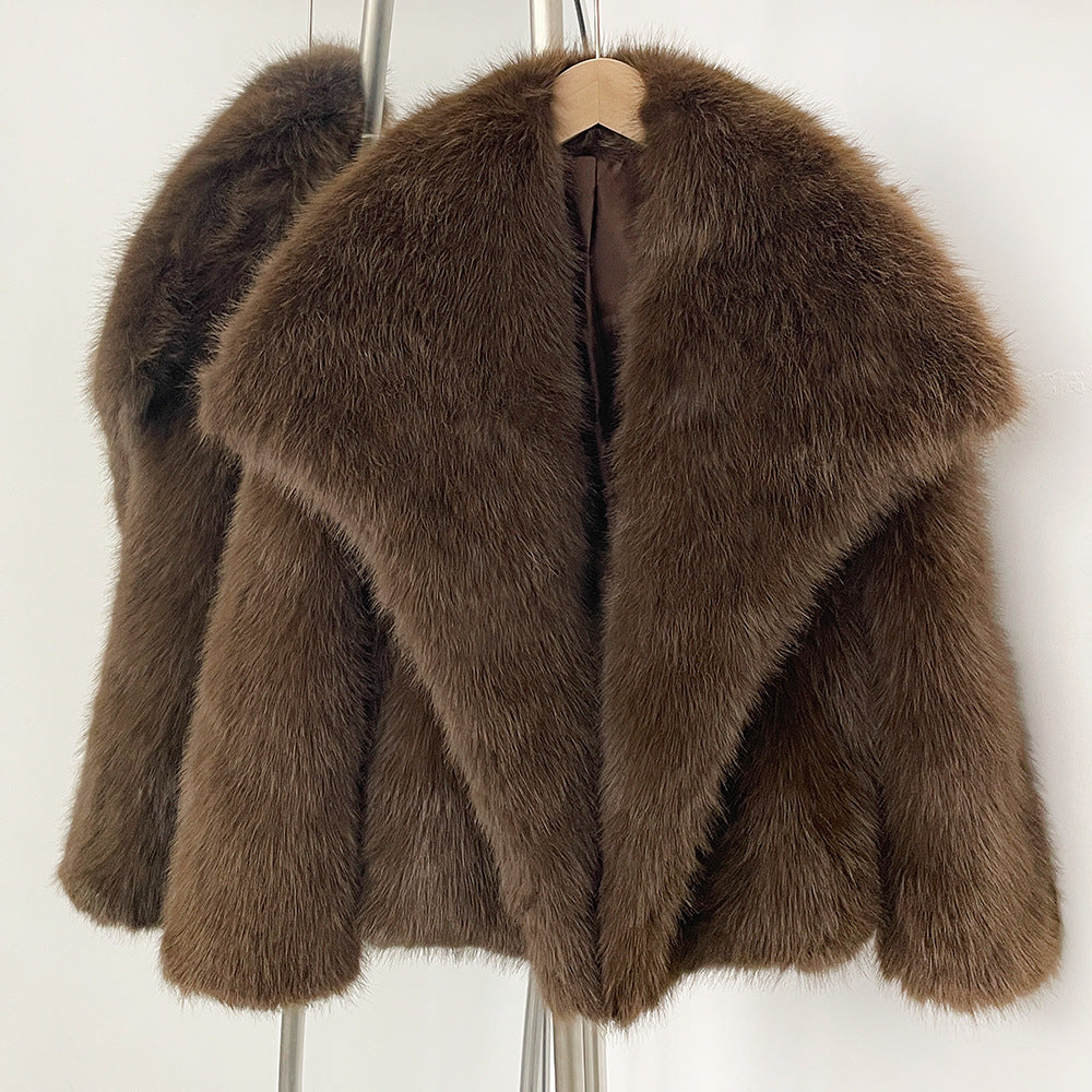 Elegant faux fur jacket with large lapels