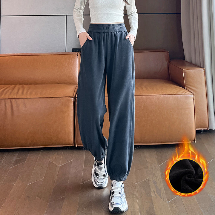 Women's leisure pants made of chenille, lined