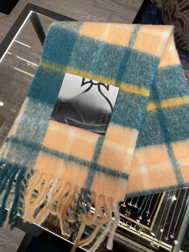 Alpaca wool scarf with check pattern