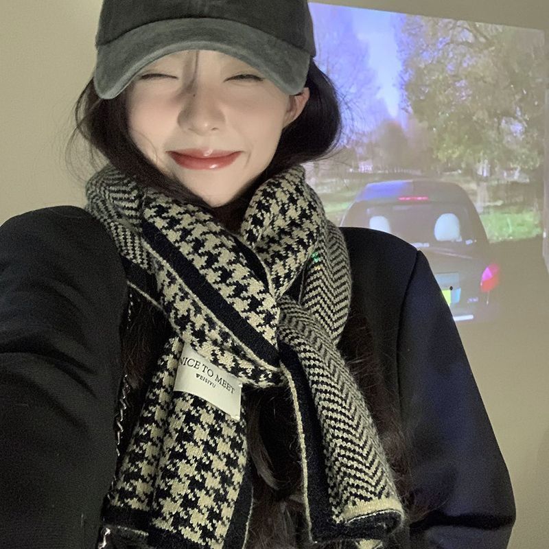 Reversible scarf, warming