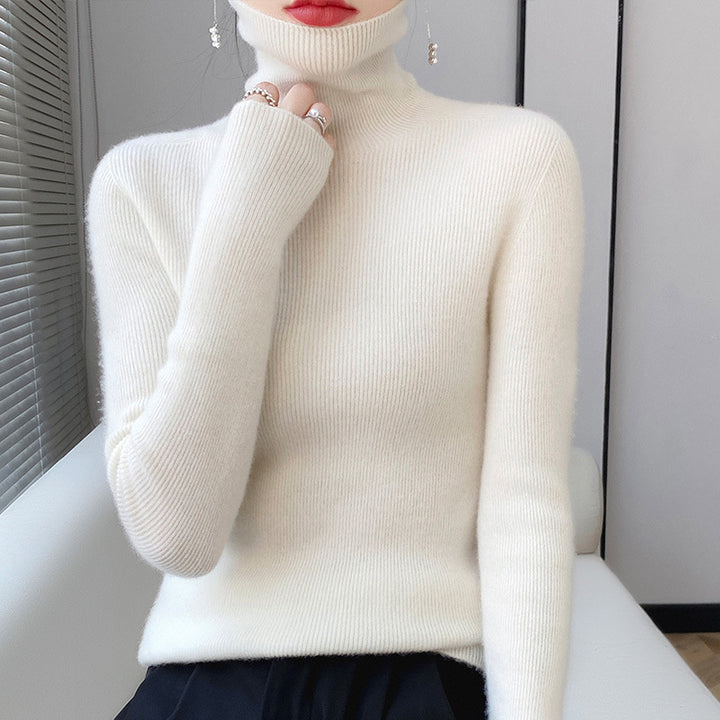 Women's turtleneck sweater made of 100% wool, seamless