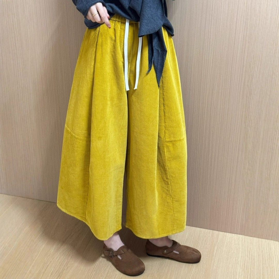 Women's corduroy pants with wide leg and elastic waistband