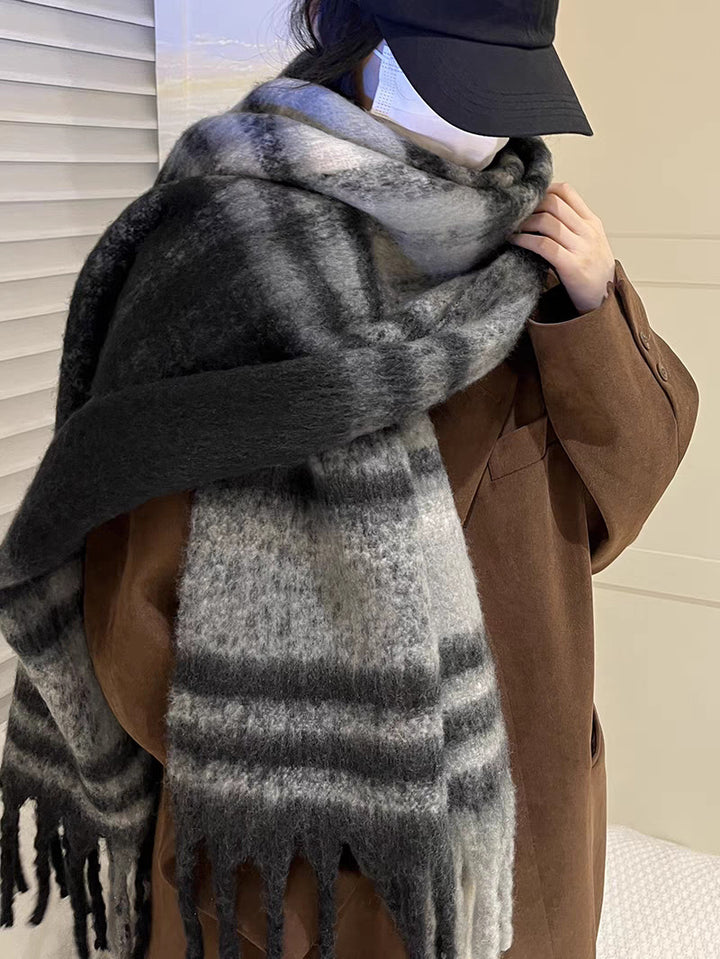 Soft scarf in cashmere look with fringes, 230 cm