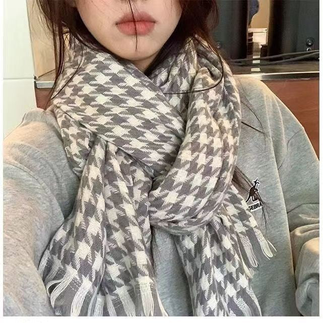 Checked scarf in Korean style