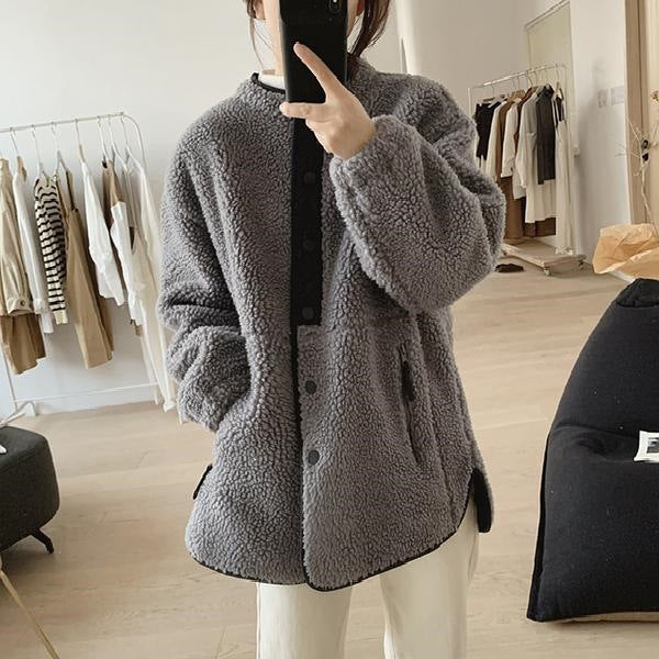 Lamb fleece coat, stand-up collar, with tie belt