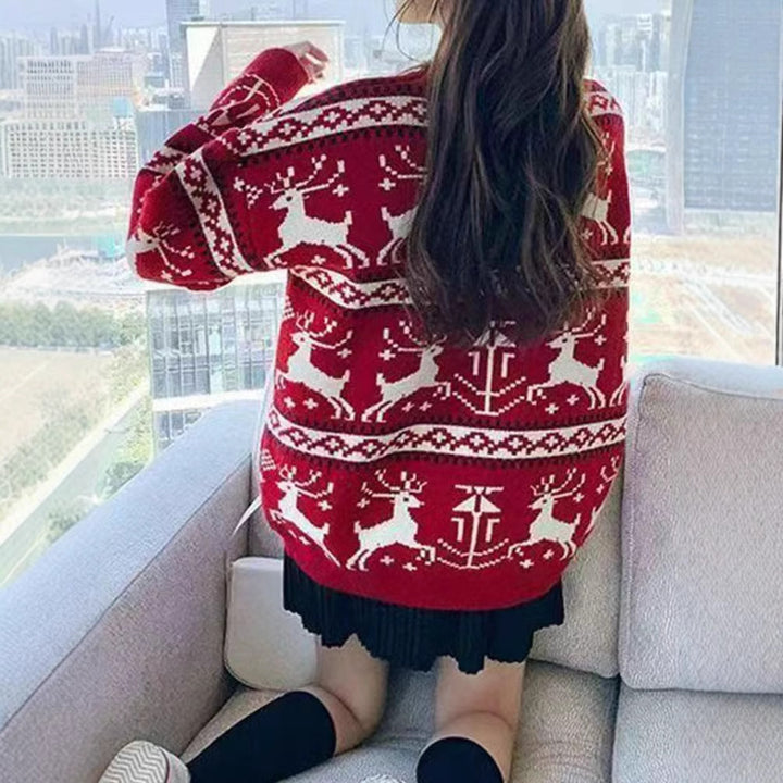 Women's Christmas sweater with reindeer motif, round neckline