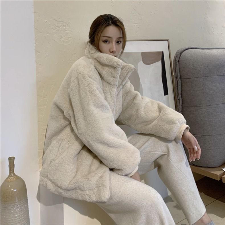 Women's plush jacket with stand-up collar, lined