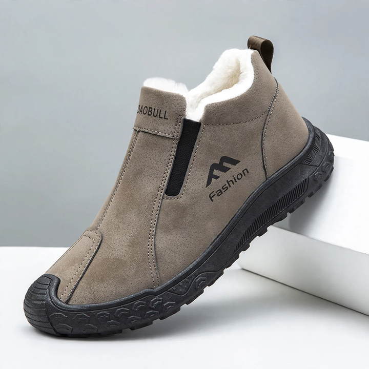 Padded men's winter boots, non-slip, mid-height shaft