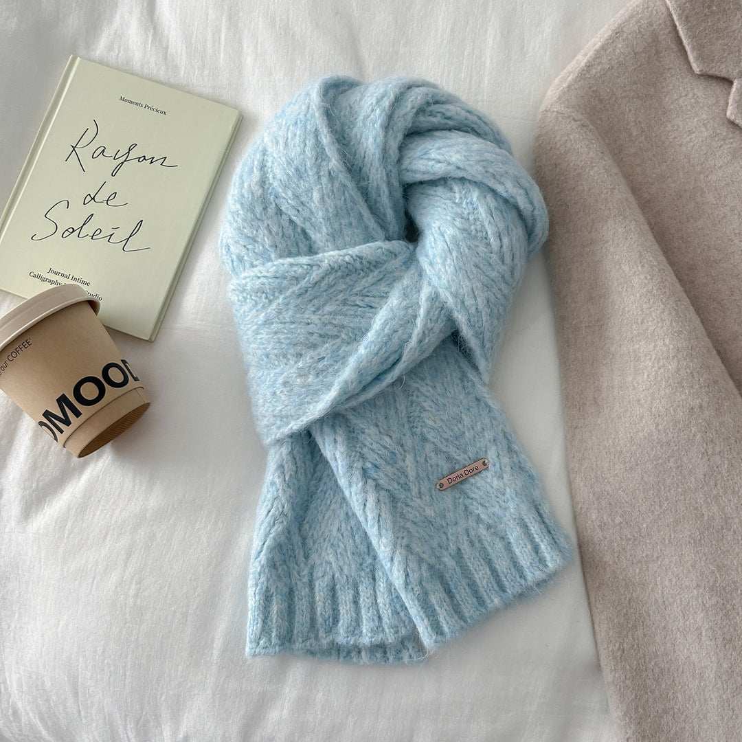 Knit scarf made of wool blend fabric with alpaca content