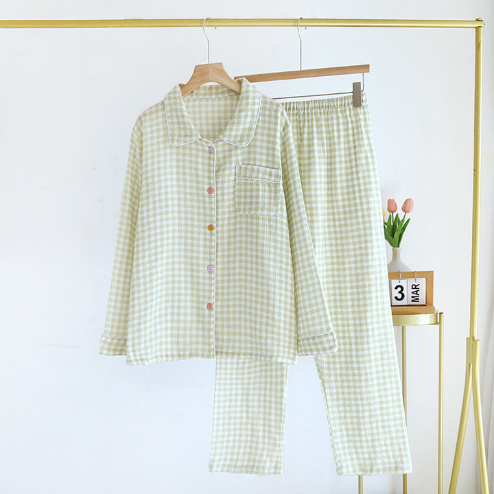 Women's pajamas made of cotton muslin, checked