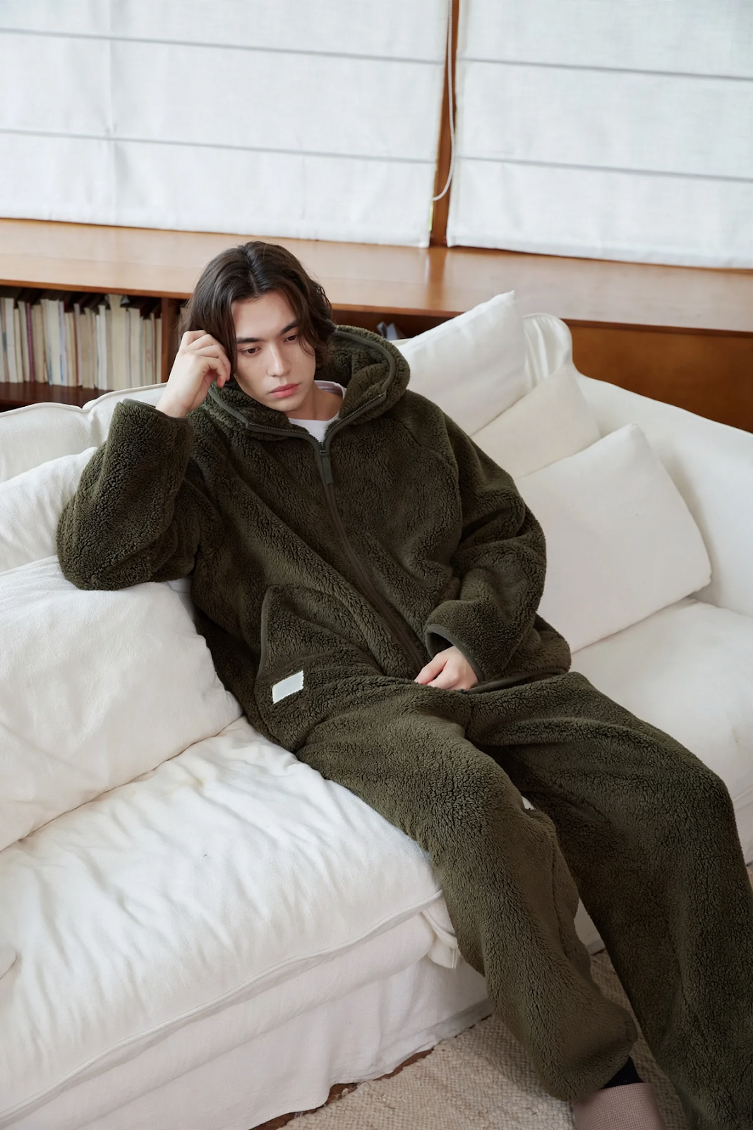 Men's house suit with stand-up collar and zipper