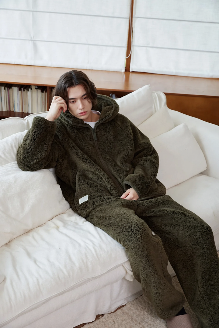 Men's house suit with stand-up collar and zipper