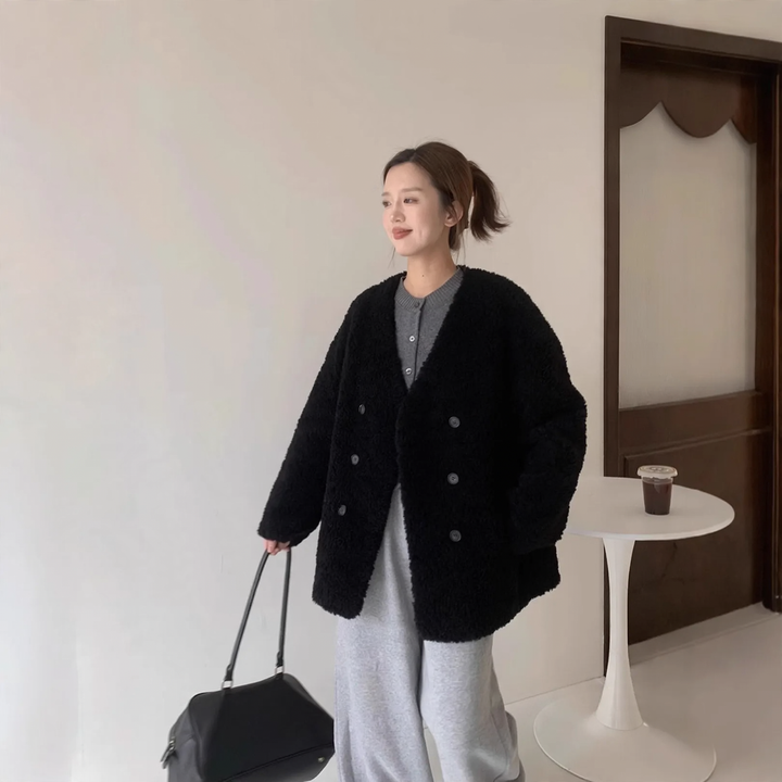Women’s wool coat with V-neck, medium length
