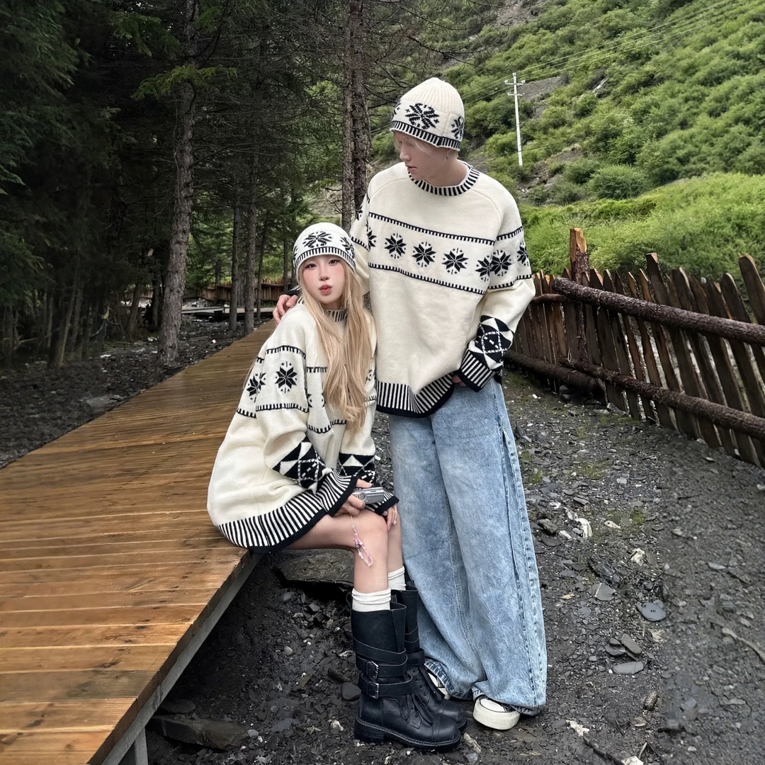 Unisex knit sweater in Nordic style