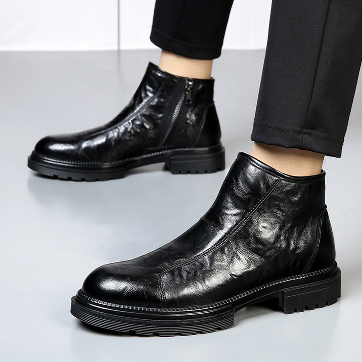 Robust men's leather boots in vintage style