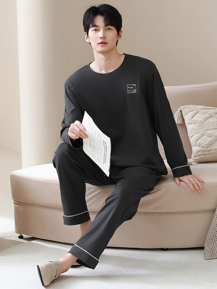 Loose men's cotton pajamas