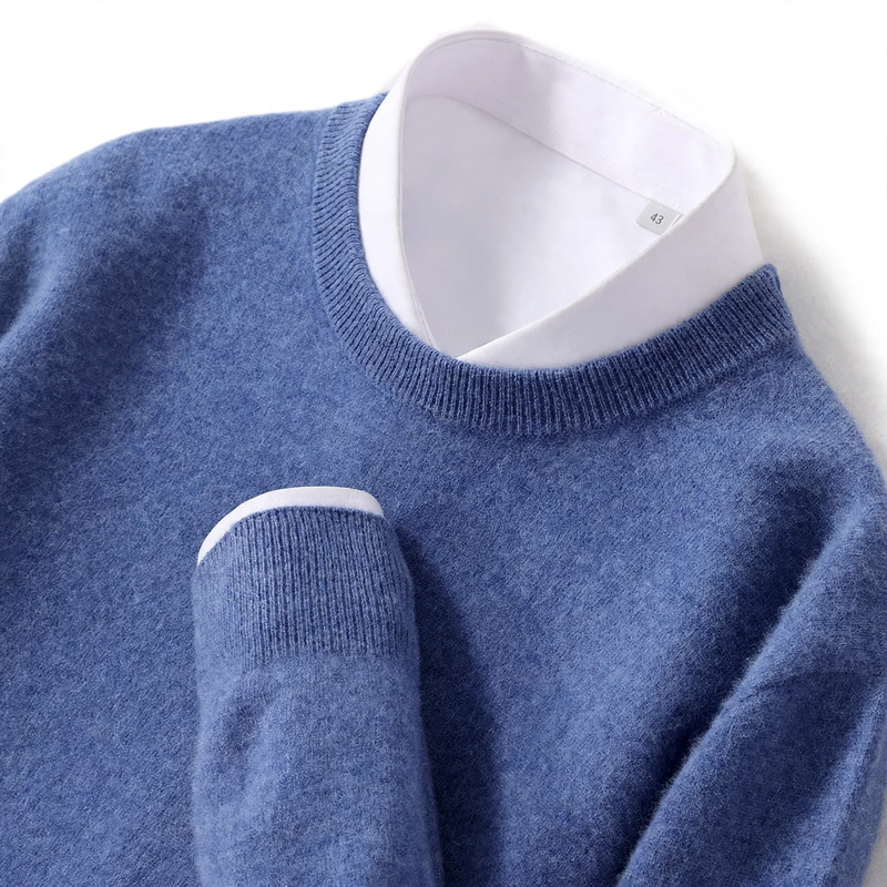 Men's wool pullover with round neck