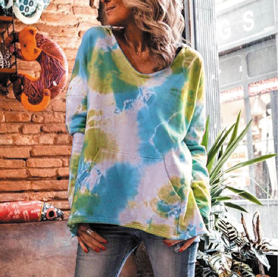 Women Oversize Batik Sweater with V-Neck and Kangaroo Pocket Mune Fashion
