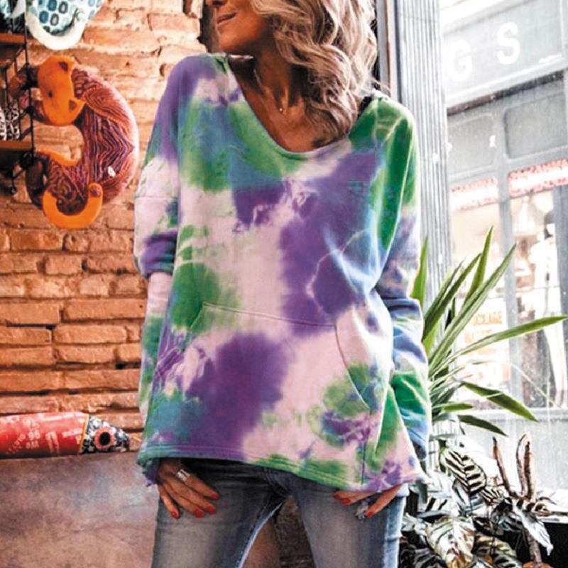 Women Oversize Batik Sweater with V-Neck and Kangaroo Pocket Mune Fashion