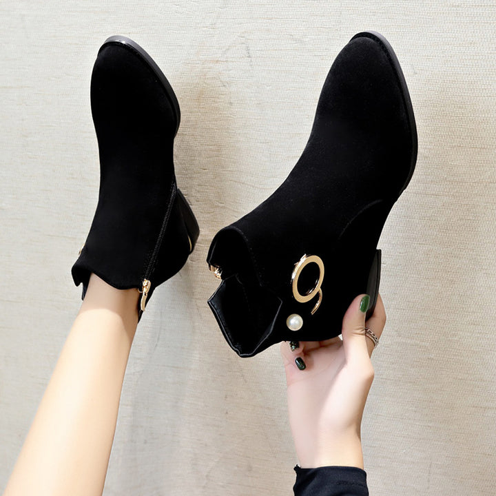 Women’s ankle boots made of velvet imitation with side zipper, golden heel edge and pearl ring Mune Fashion