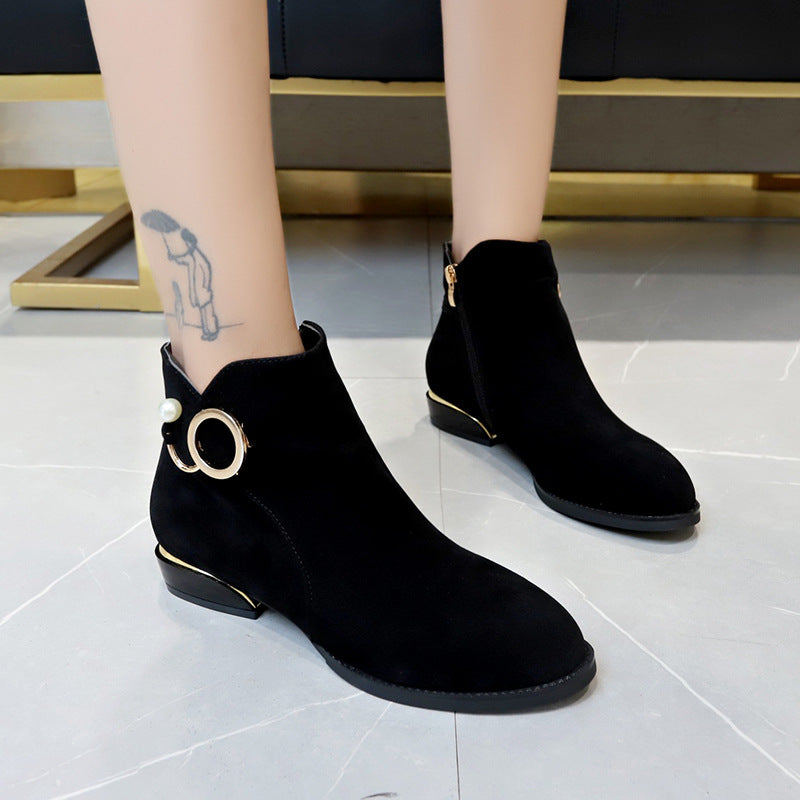 Women’s ankle boots made of velvet imitation with side zipper, golden heel edge and pearl ring Mune Fashion