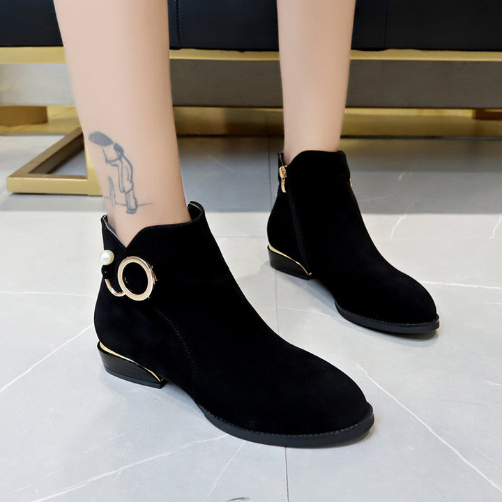 Women’s ankle boots made of velvet imitation with side zipper, golden heel edge and pearl ring Mune Fashion