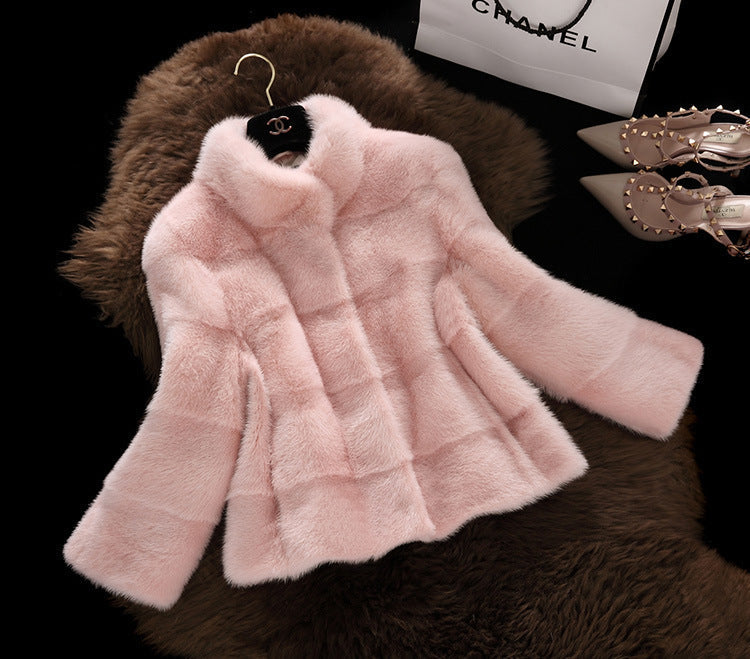 Women's Faux Fur Jacket with Modern Cut and High Collar Mune