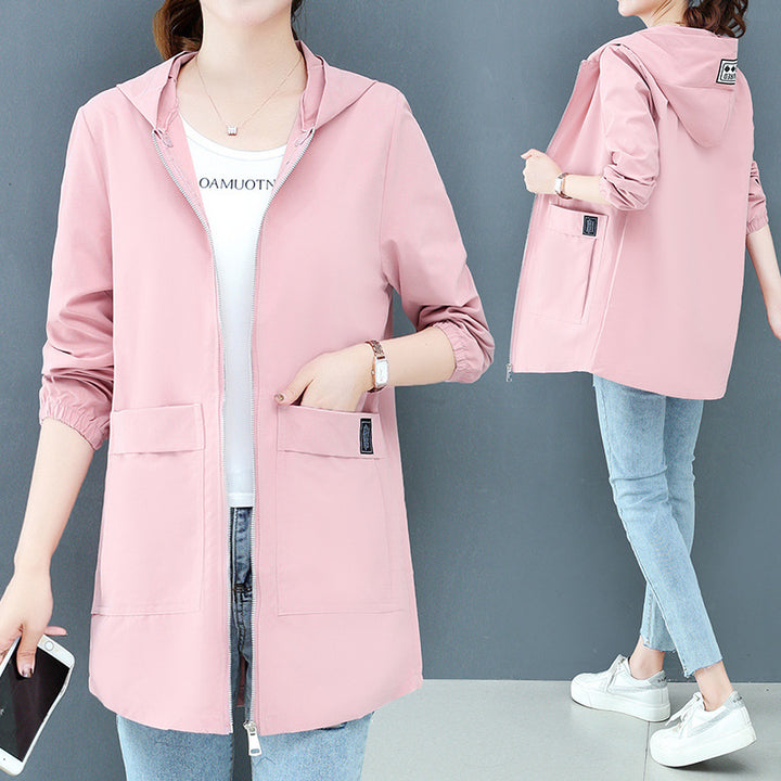 Women's lightweight hooded jacket made of windproof microfibre with large front pocket and two-way zipper Mune Fashion