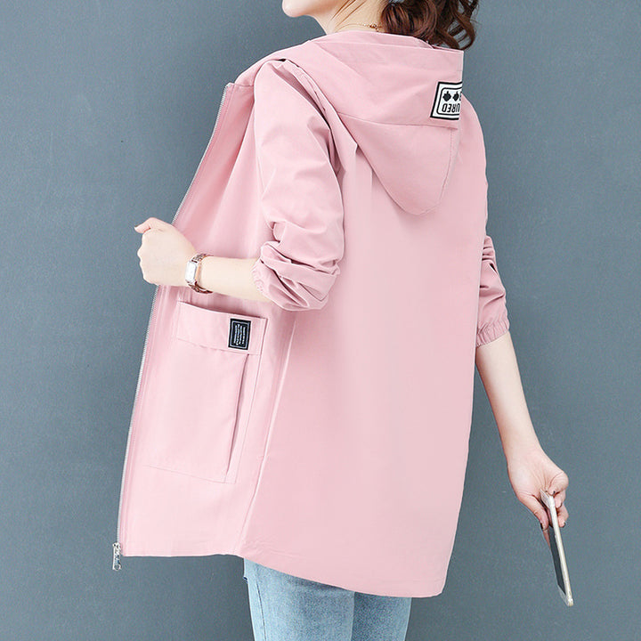 Women's lightweight hooded jacket made of windproof microfibre with large front pocket and two-way zipper Mune Fashion