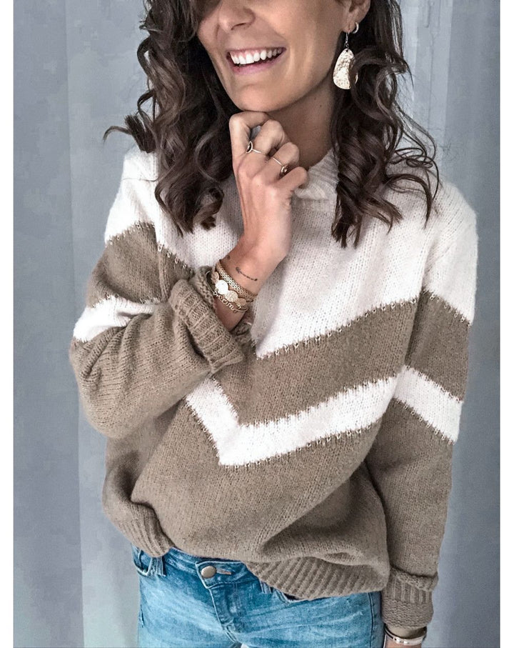 Women’s knitted pullover with high stand-up collar and chevron pattern Mune Fashion