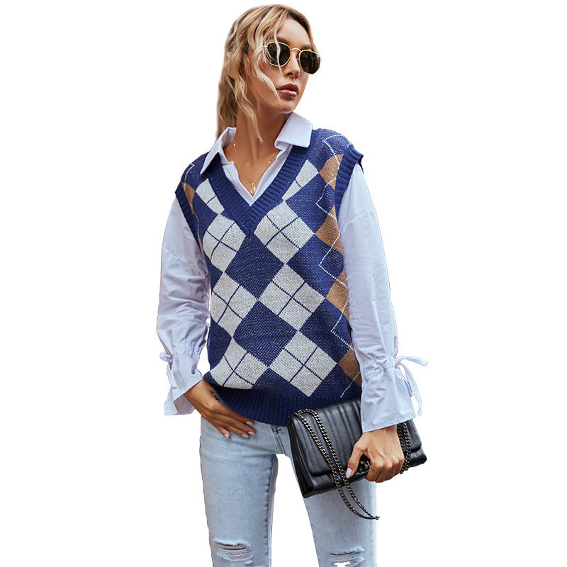 Women's Sleeveless Argyle Knit Vest with V-Neck and Retro Diamond Pattern Mune Fashion