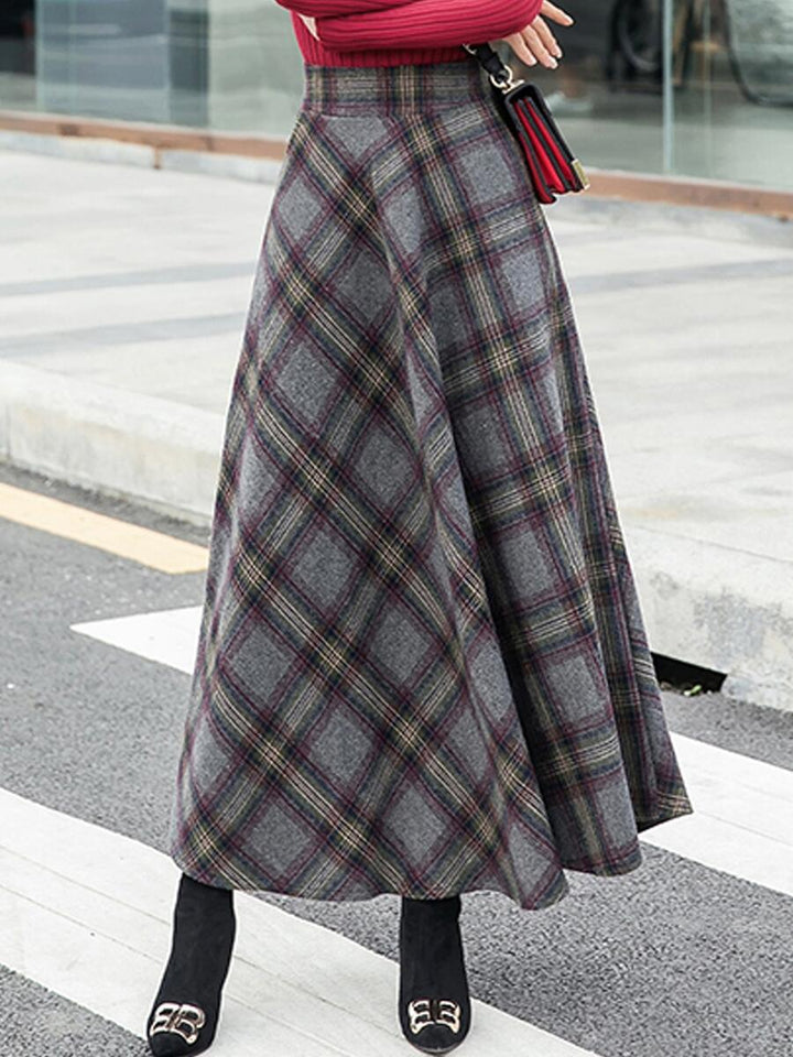 Ladies Elegant Checkered Skirt Made Of High-Quality Wool Blend with High Waist Mune